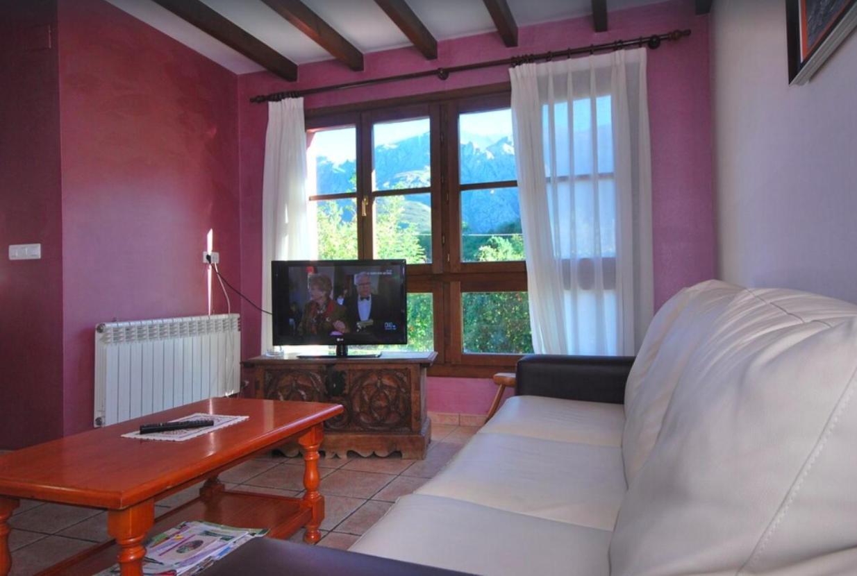 Casa De Aldea La Redondiella Holiday home Berodia